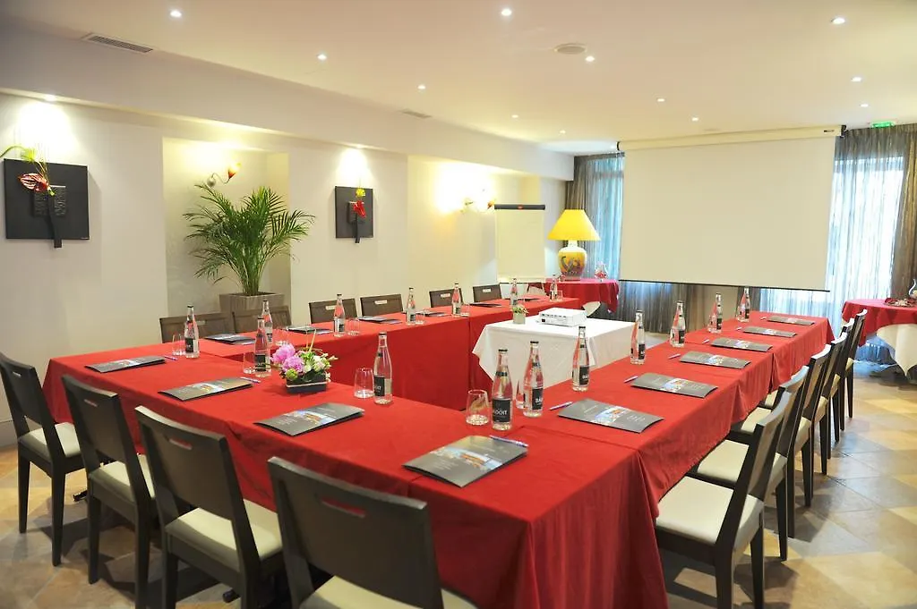 Hôtel l'Arena Fréjus Hotel